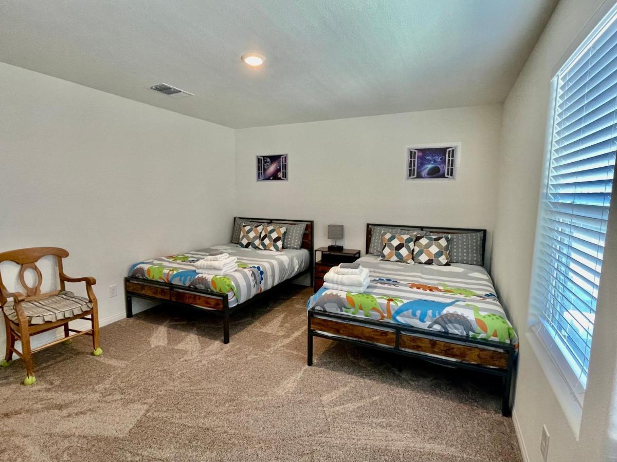 Spacious House, 5 Bedrooms, Sleeps 12, Near Las Vegas Strip And Airport Bagian luar foto